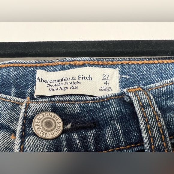 Abercrombie The Ankle Ultra High Rise Jean - Picture 3 of 4